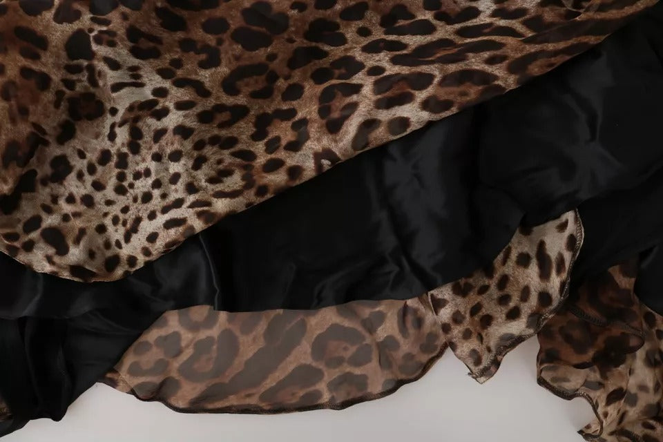 Vestido largo estilo sirena fruncido en gasa de seda con estampado de leopardo marrón