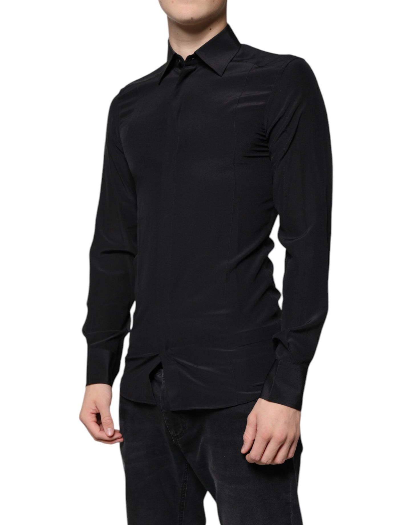 Chemise en soie noire à manches longues dorée