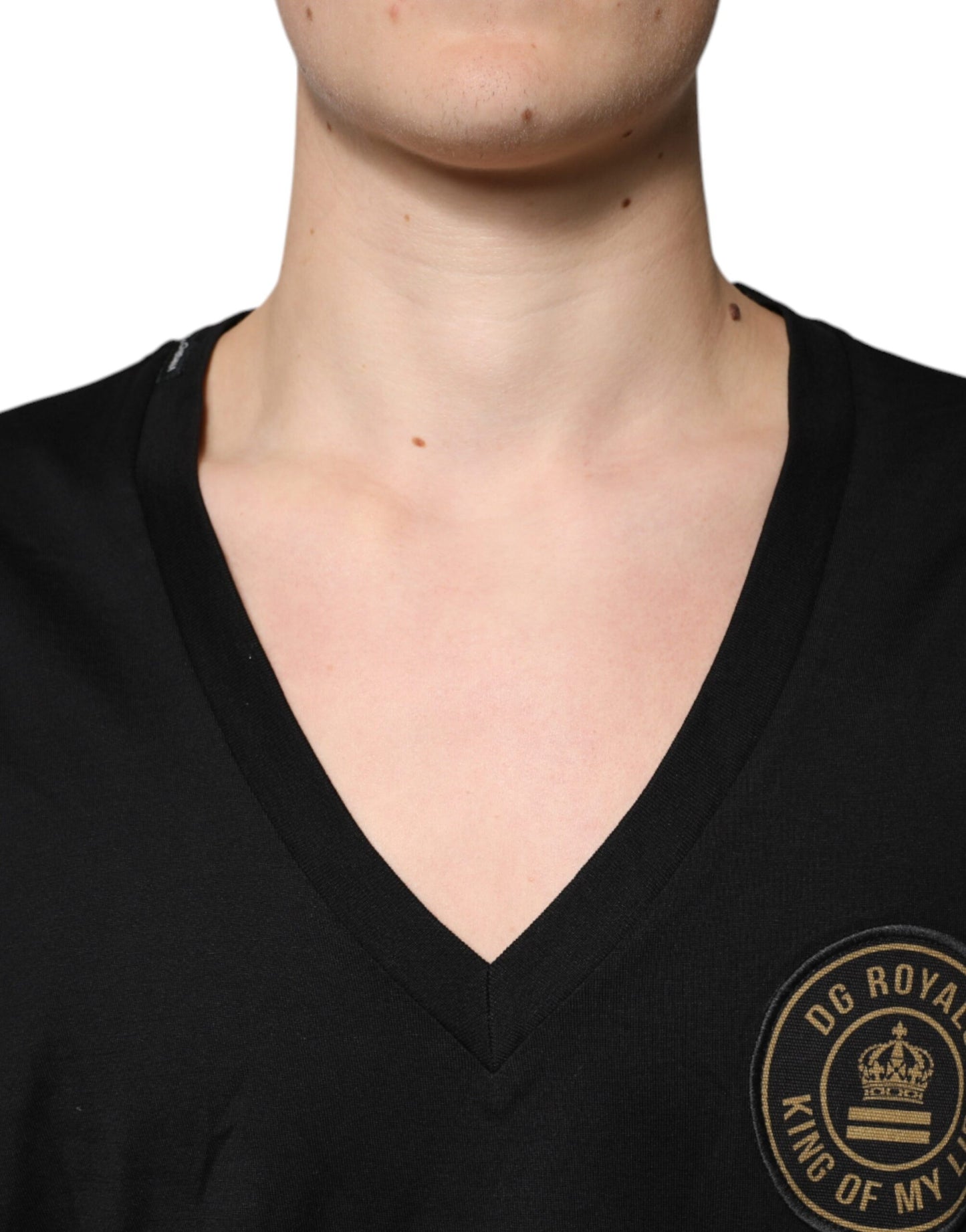 T-shirt à manches courtes et col en V en coton noir avec logo