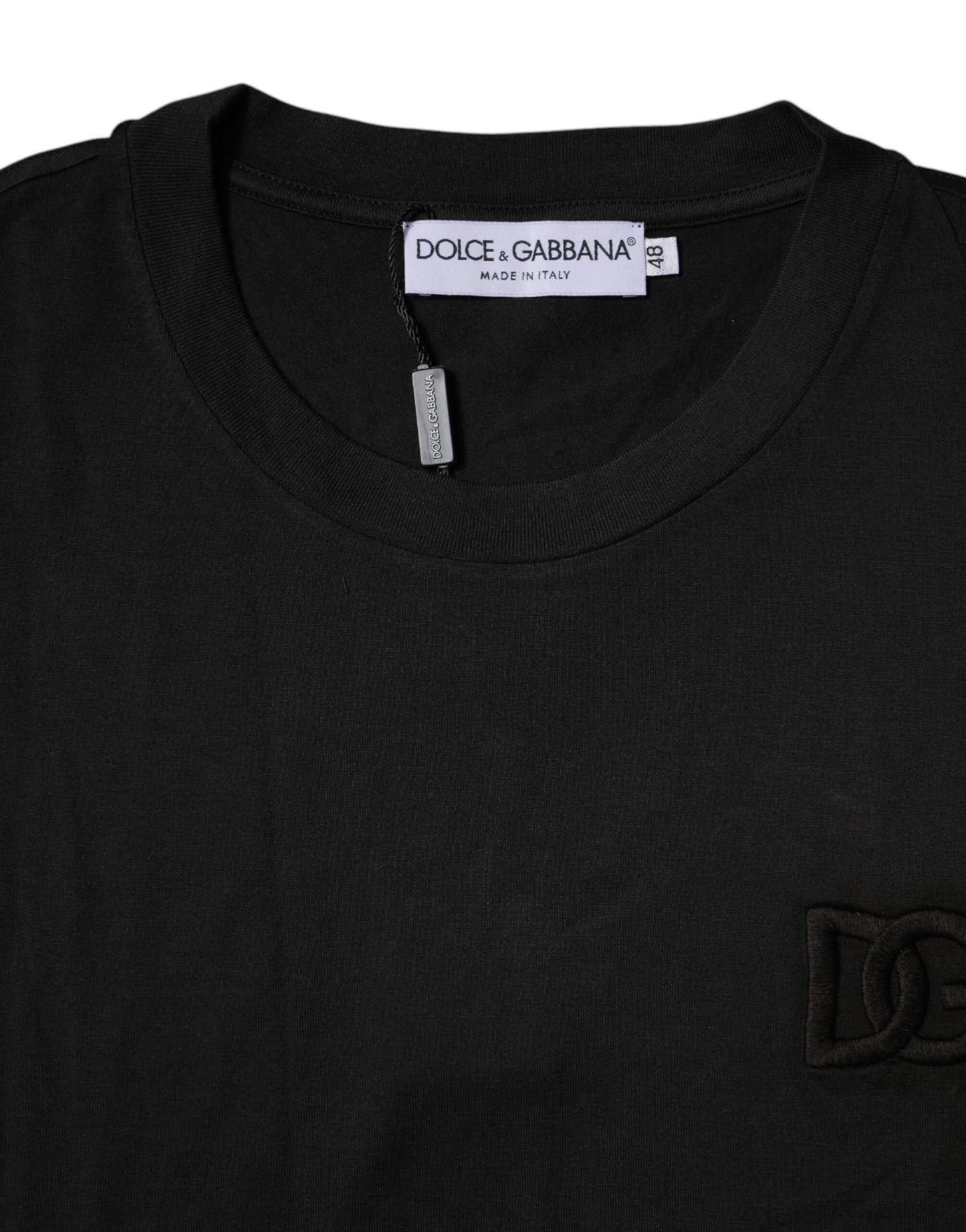 T-shirt noir à manches courtes et col ras du cou en coton