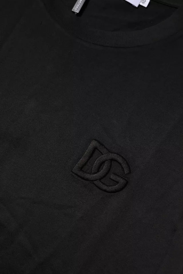 T-shirt noir à manches courtes et col ras du cou en coton
