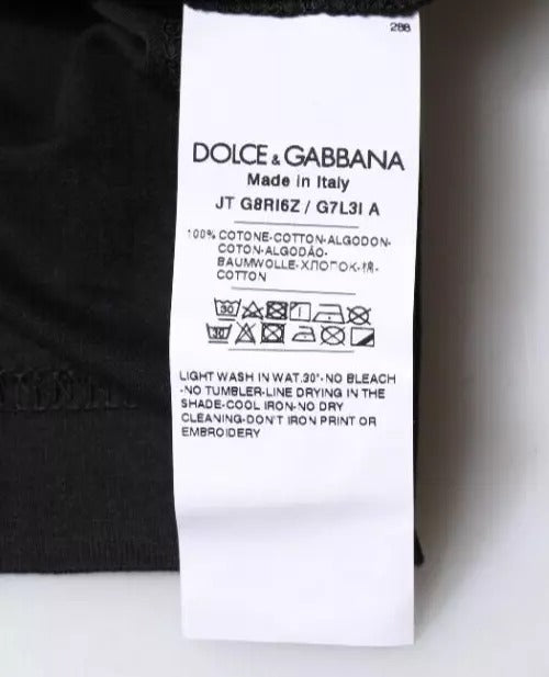 T-shirt noir à manches courtes et col ras du cou en coton