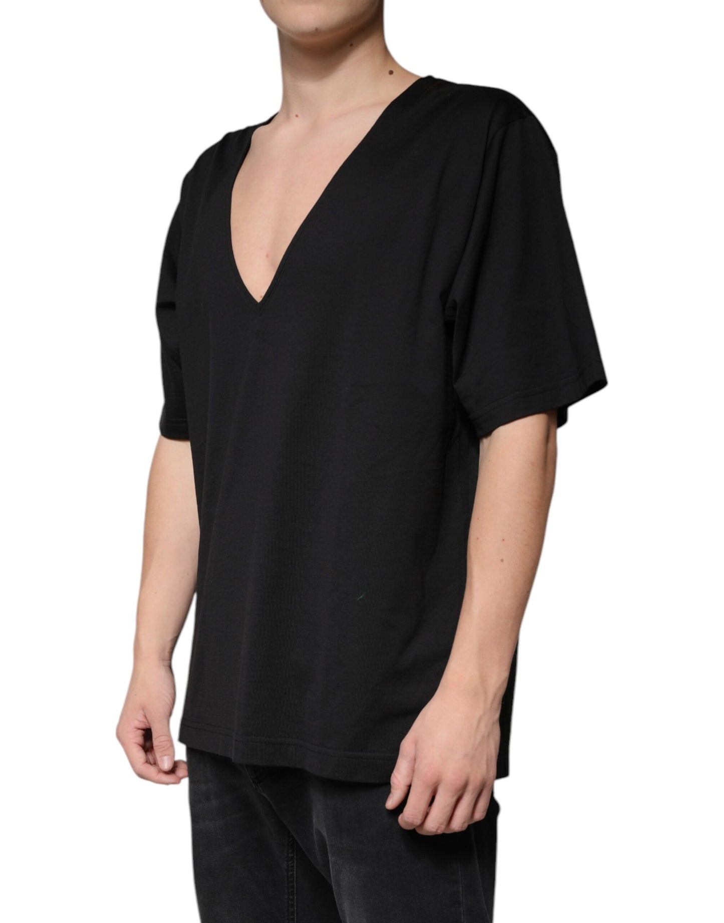 T-shirt noir à manches courtes et col en V en coton