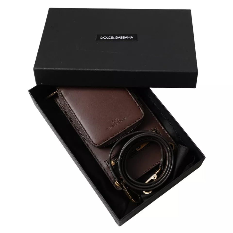 Cartera de piel de becerro marrón con cremallera y logotipo para llevar al hombro y al cuello