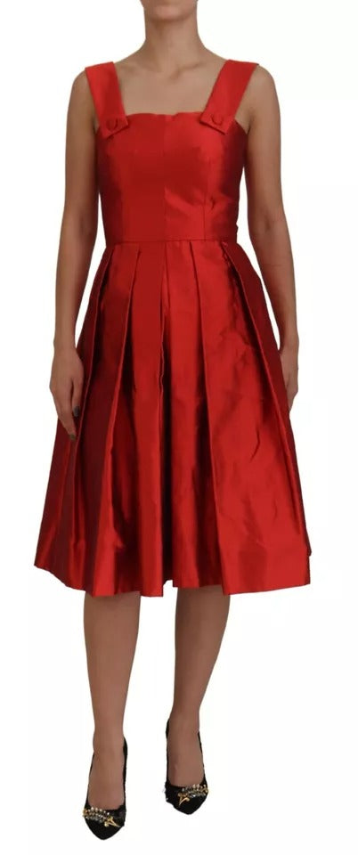 Vestido midi plisado de satén de seda rojo con corte en A
