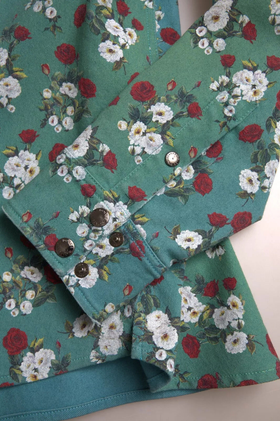Chemise en jean boutonnée en coton à fleurs bleues