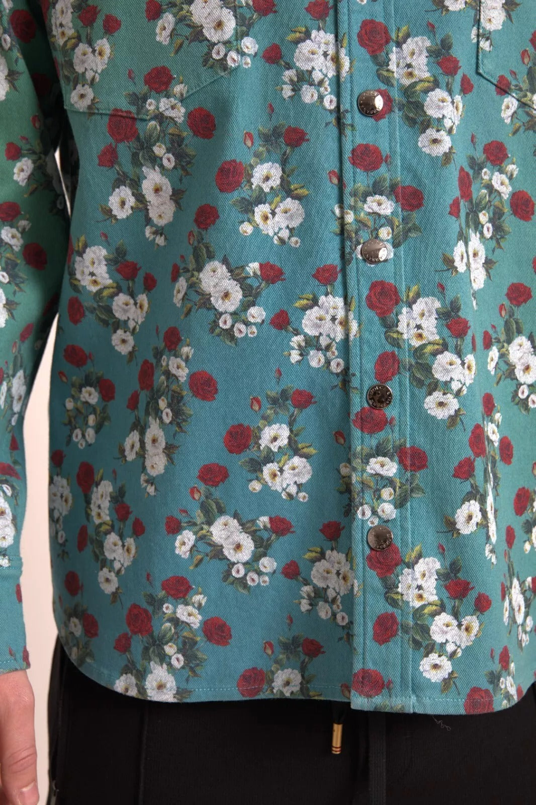 Chemise en jean boutonnée en coton à fleurs bleues