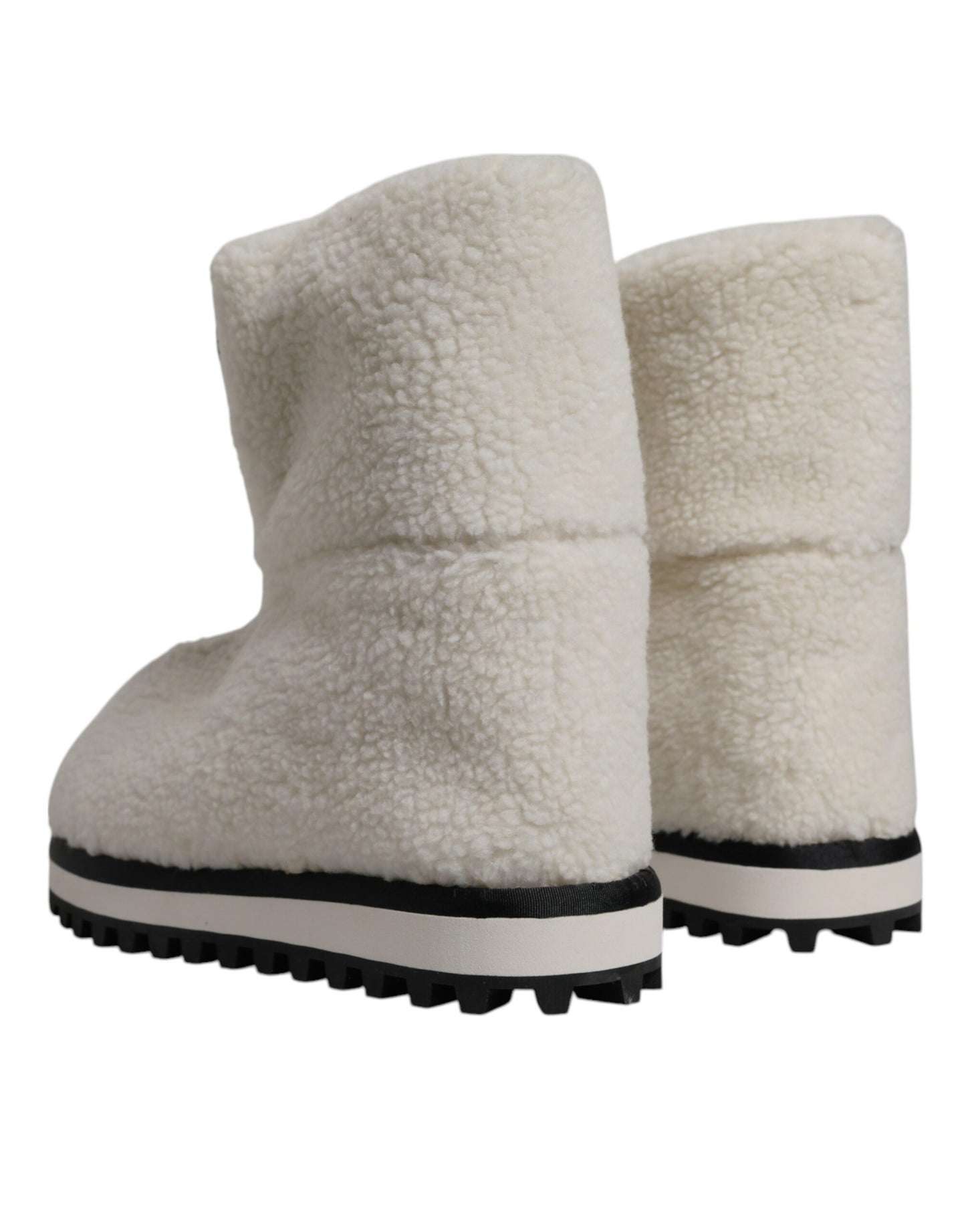 Botas de media pantorrilla acolchadas con logo de felpa blanca