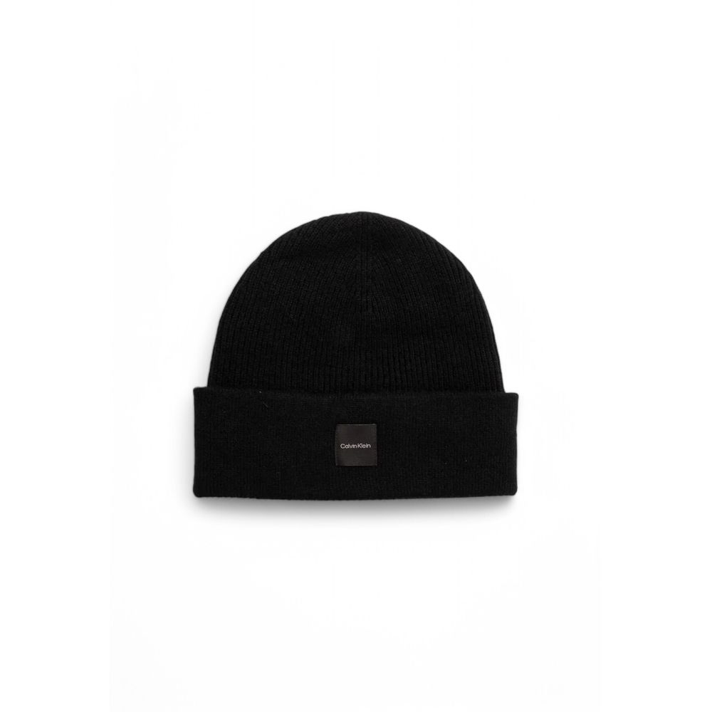 Gorra de béisbol negra de cachemira