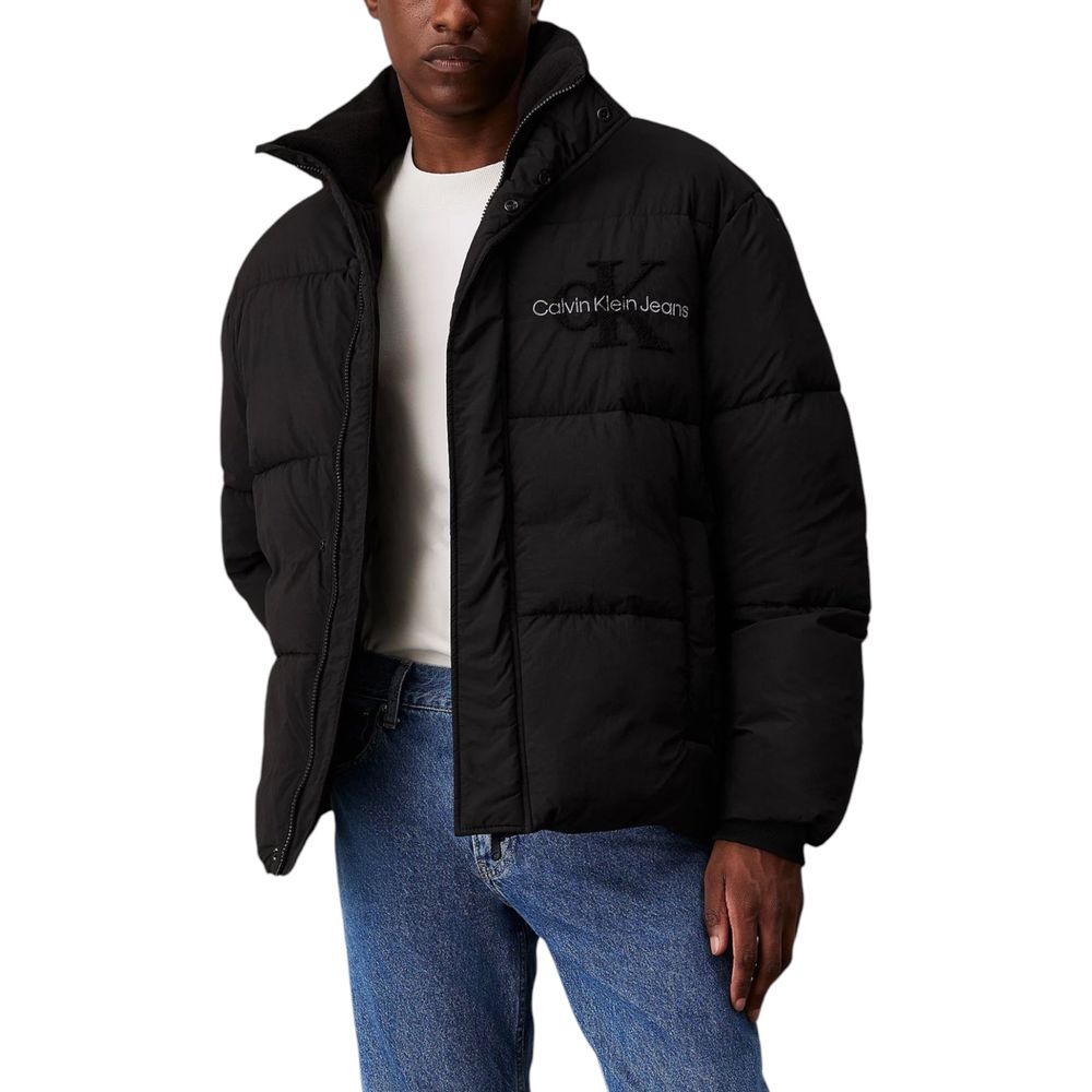 Chaquetas y abrigos de poliamida reciclada negra