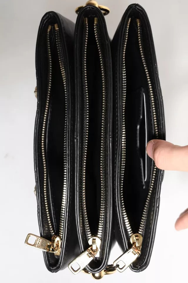 Bolso de hombro de cuero negro con logotipo adornado con cristales