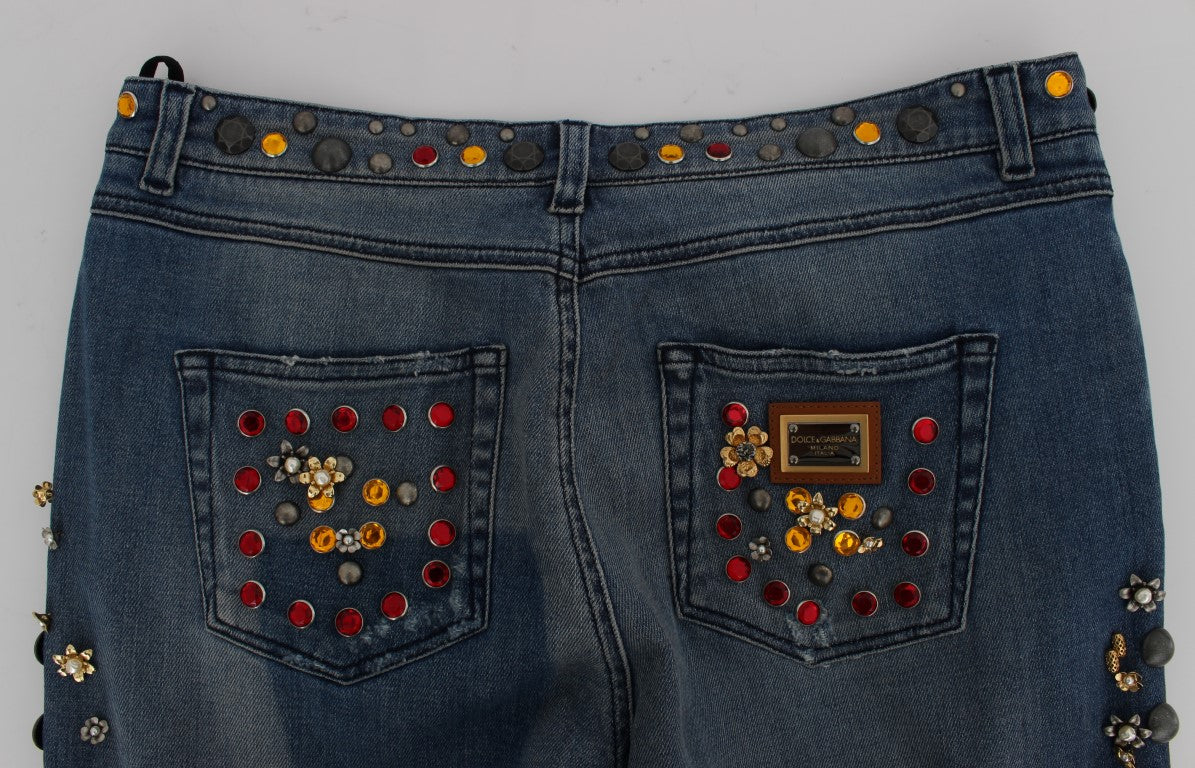 Vaqueros con adornos de corazones y rosas de cristal