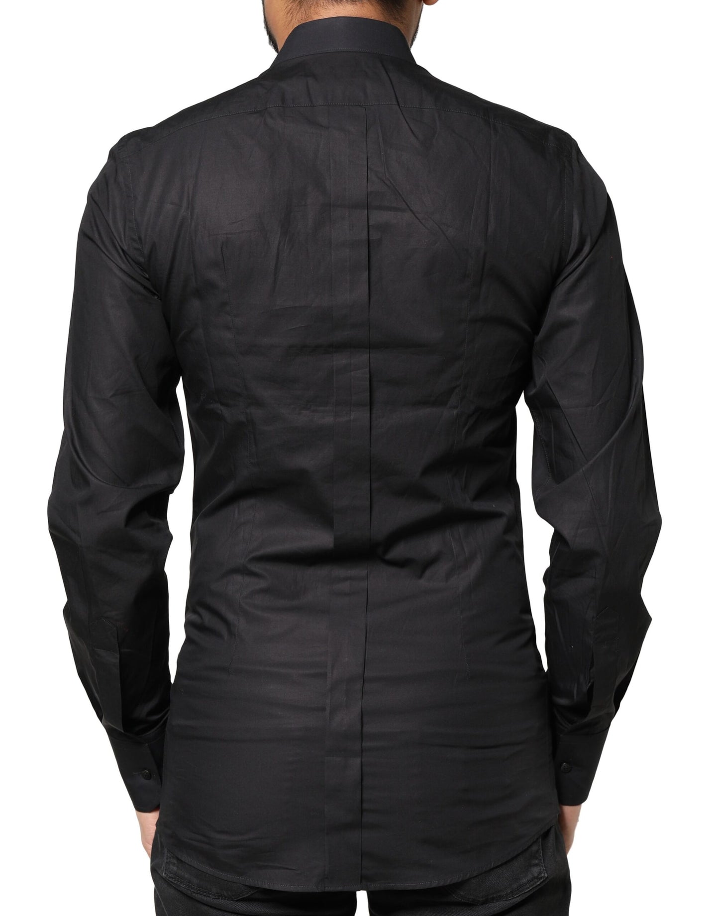 Chemise homme noire ornée d'une croix dorée