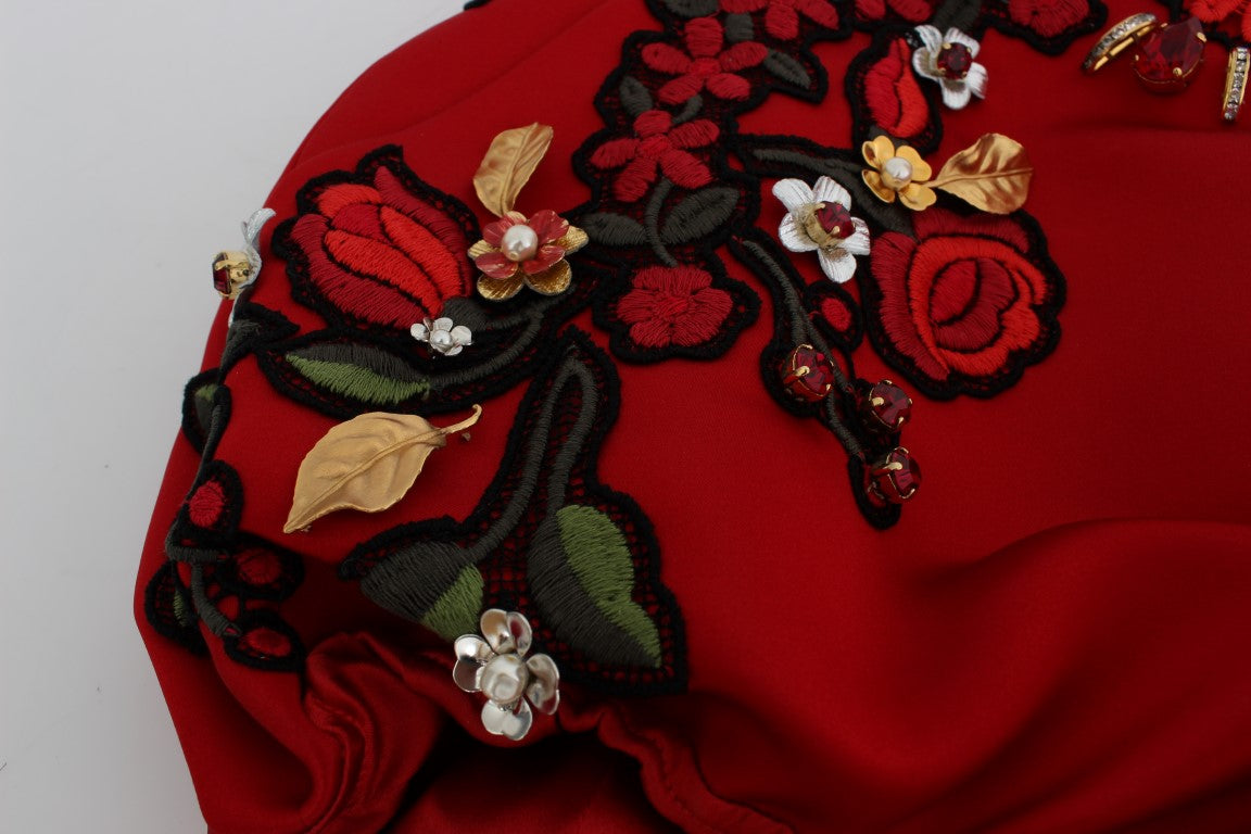 Short en soie rouge avec roses en cristal
