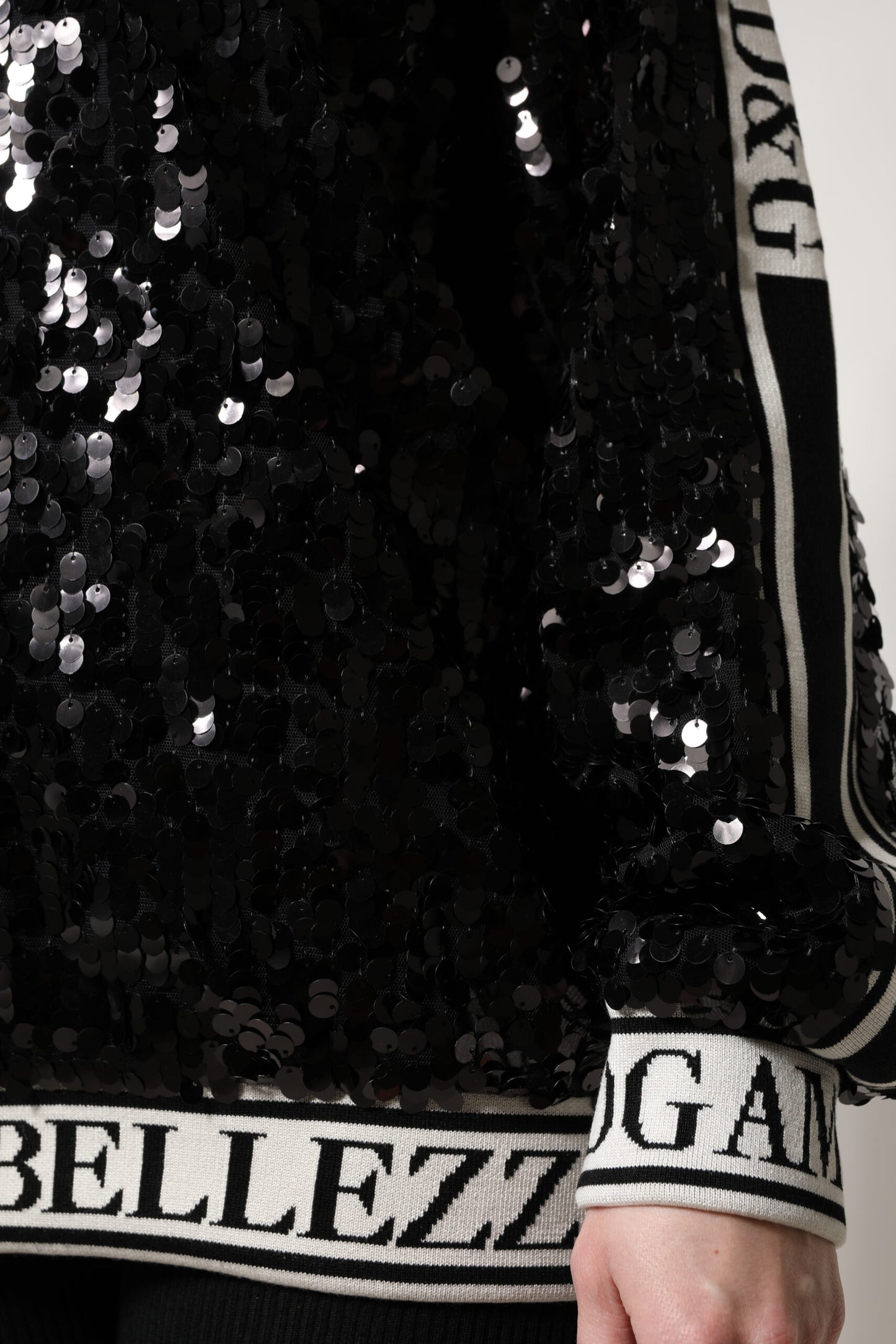 Pull à paillettes noir DG Queen