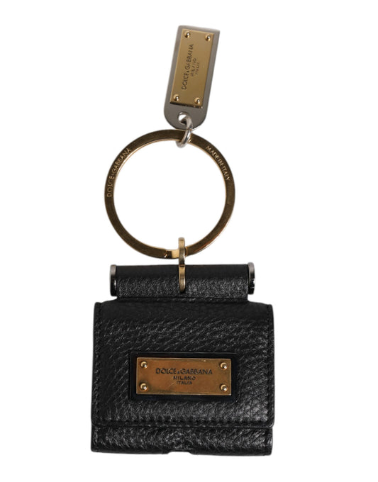 Estuche para AirPods con correa de cuero negra y placa de logotipo de metal dorado