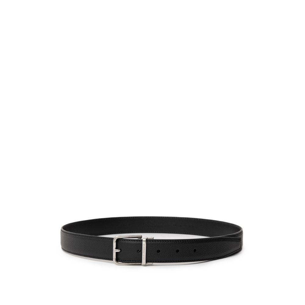 Cinturón de cuero negro