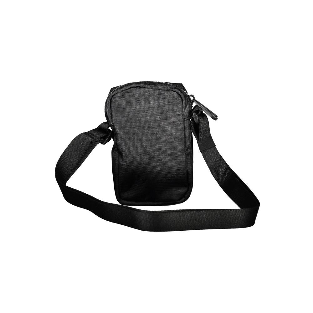 Elegante bolso de hombro negro con detalles chic