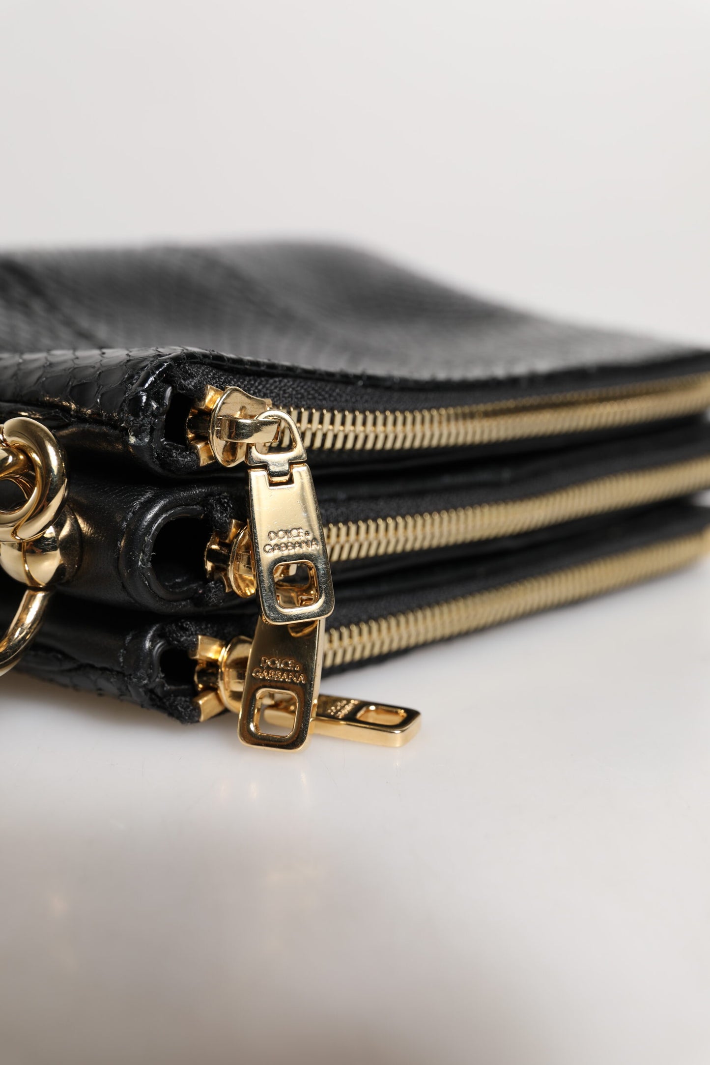 Pochette bandoulière en cuir exotique noir