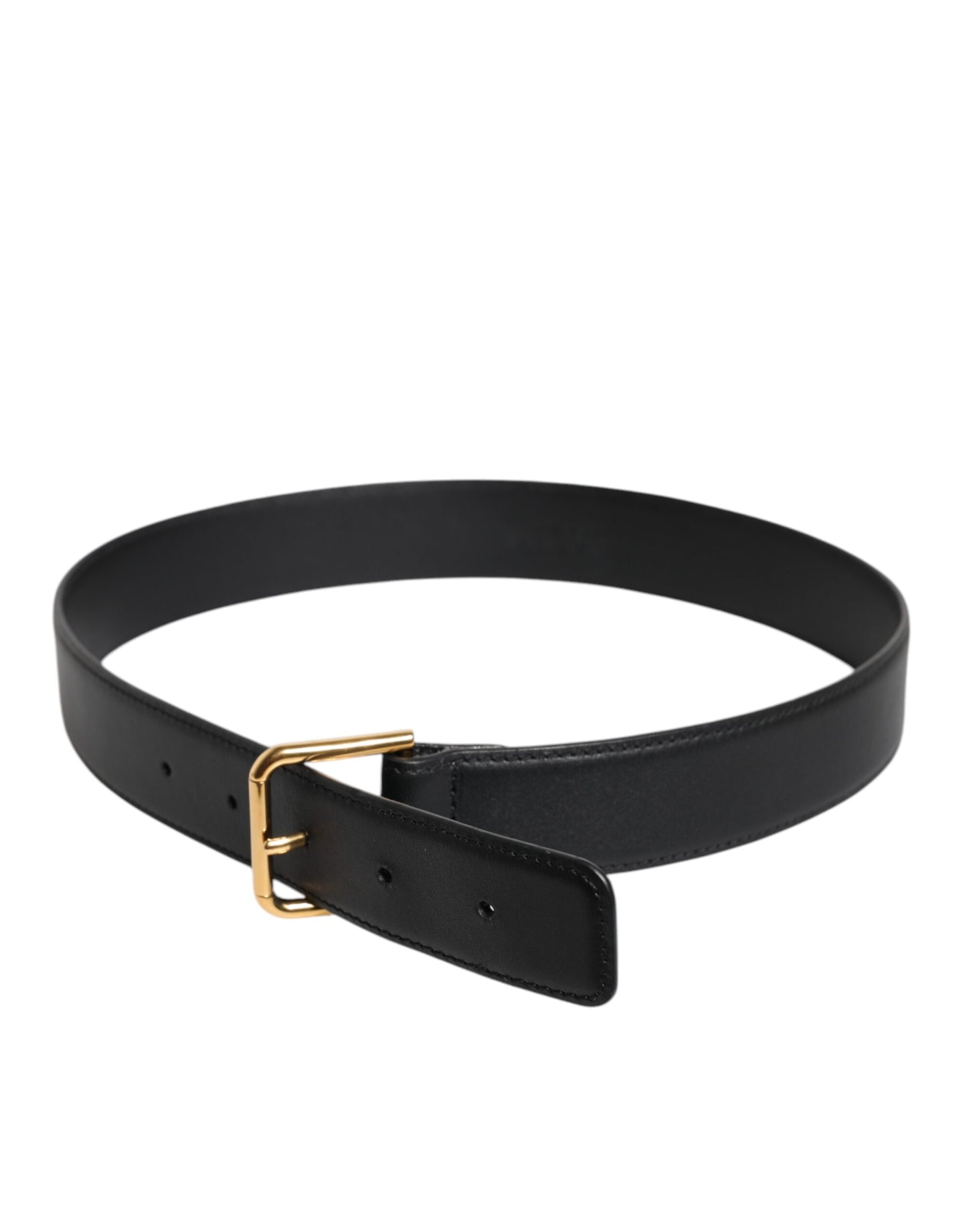 Cinturón clásico de cuero negro con hebilla de metal