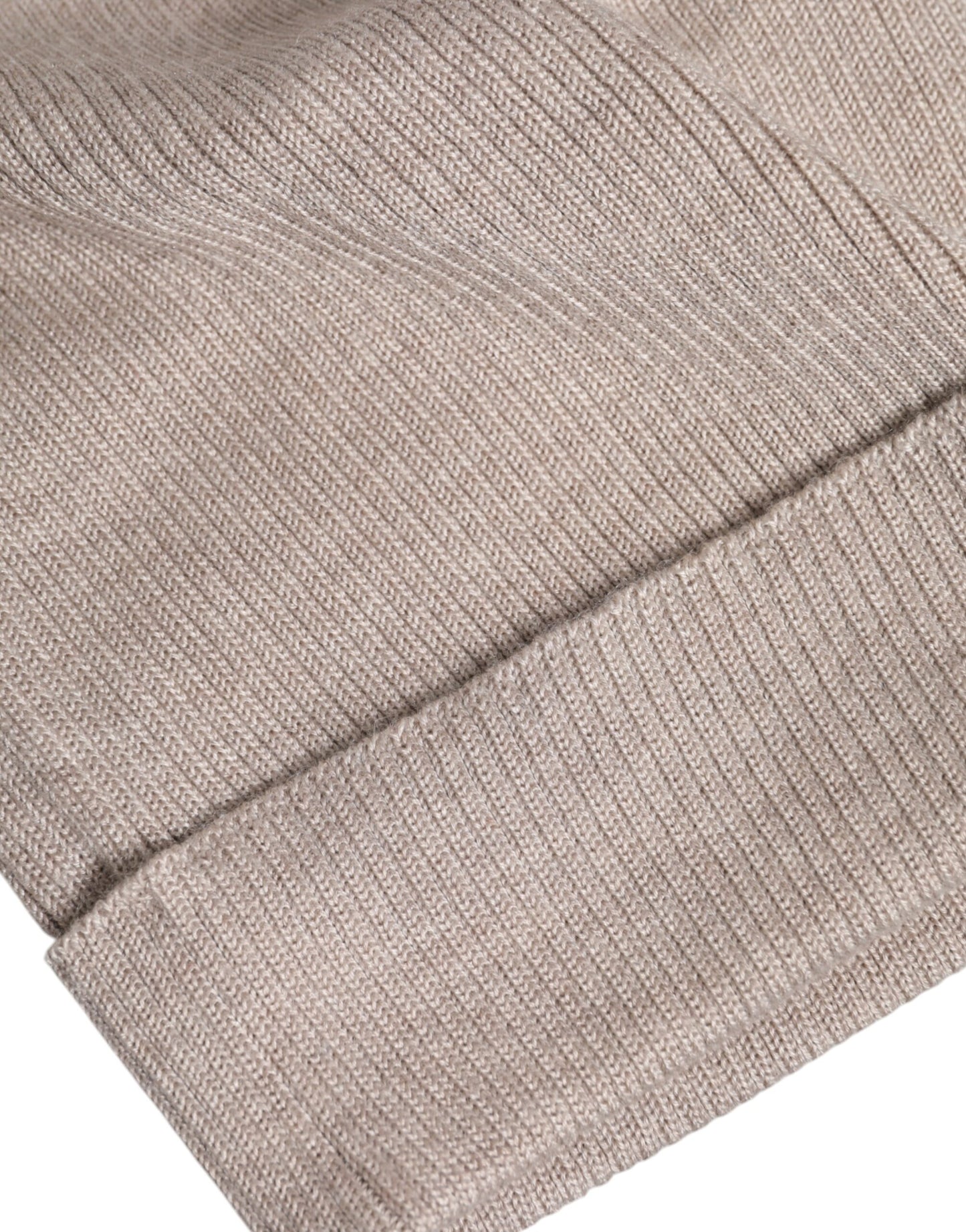 Gorro de invierno de punto de cachemira beige