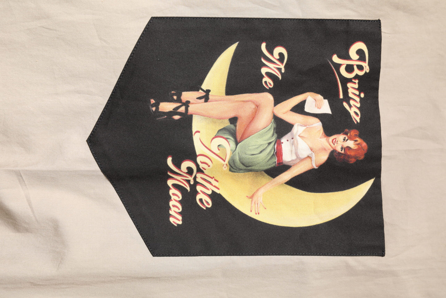 Camisa casual para hombre MARTINI con estampado pin-up beige