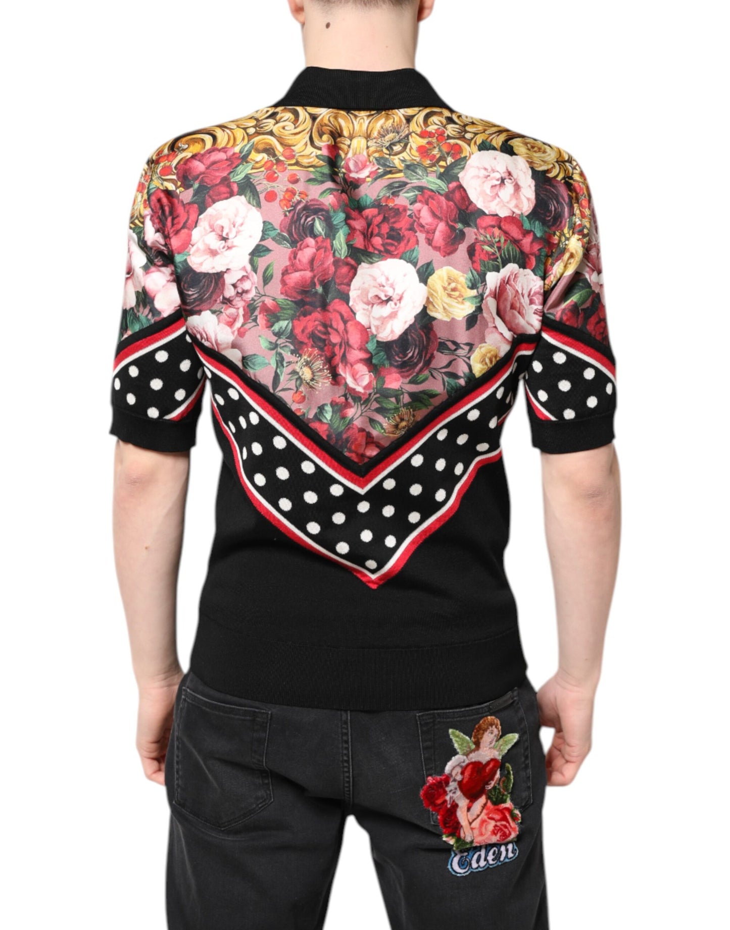 T-shirt à manches courtes et col fleuri noir