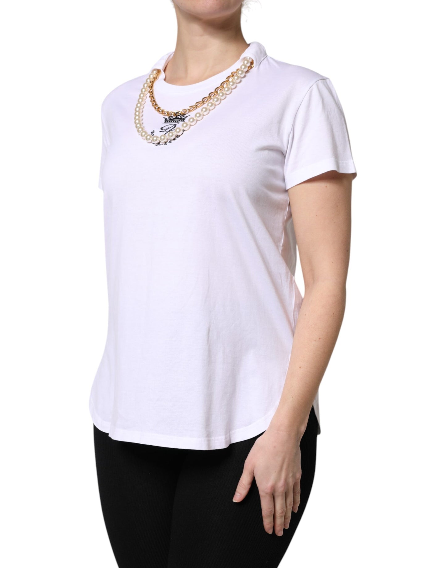 Camiseta de algodón con cuello redondo y cadena blanca perlada