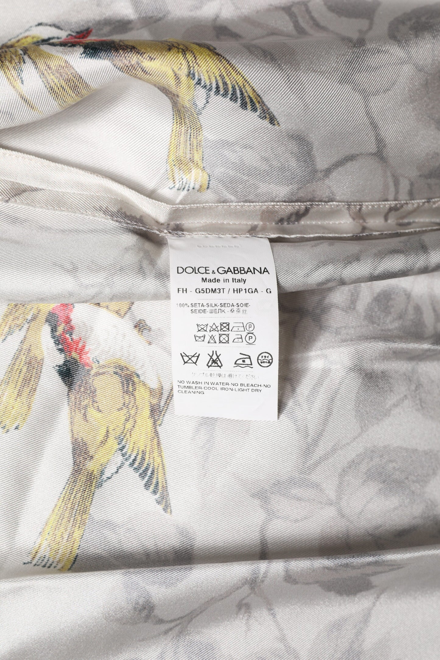 Chemise boutonnée en soie imprimée multicolore