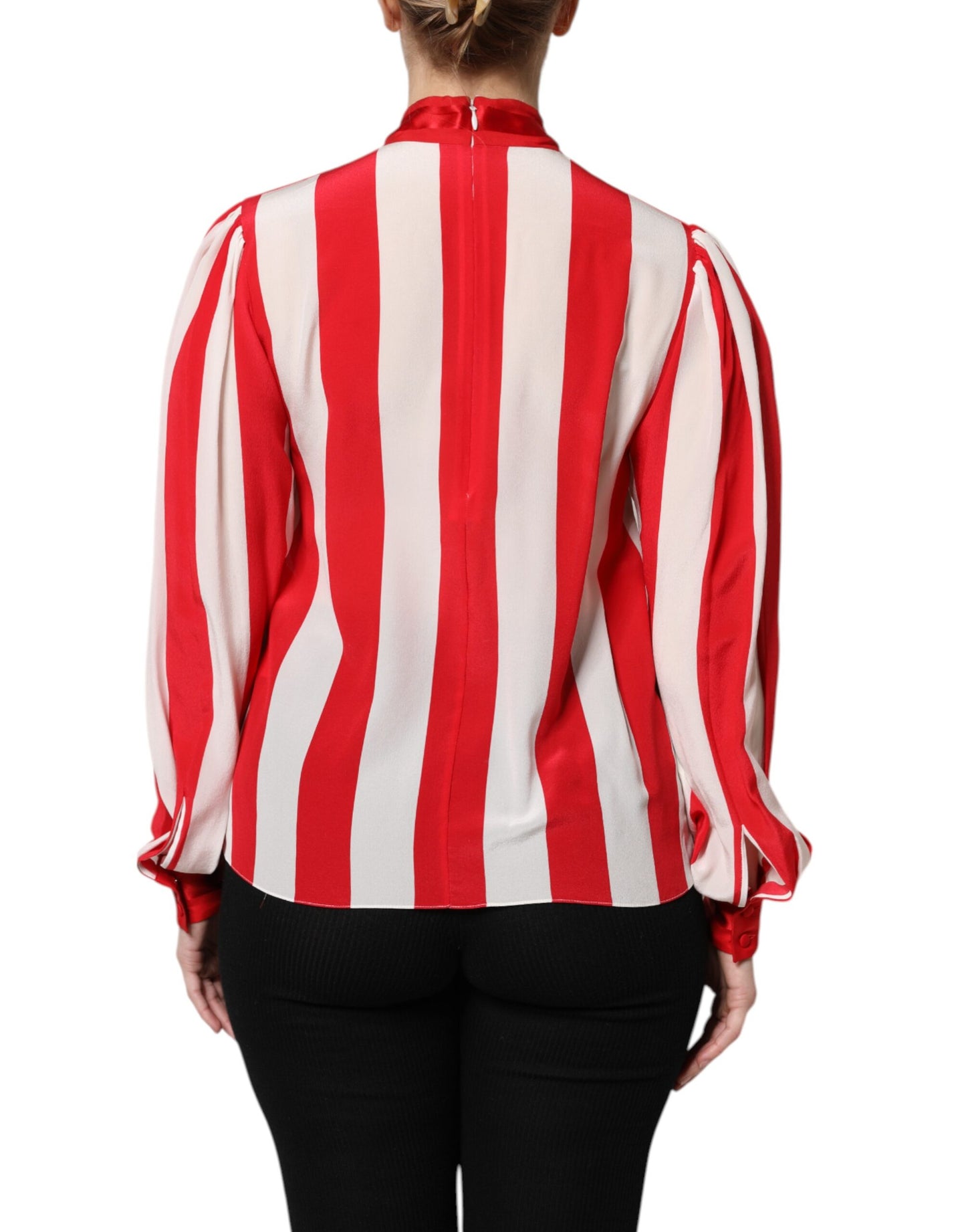 Blusa con cuello Ascot y rayas rojas y blancas