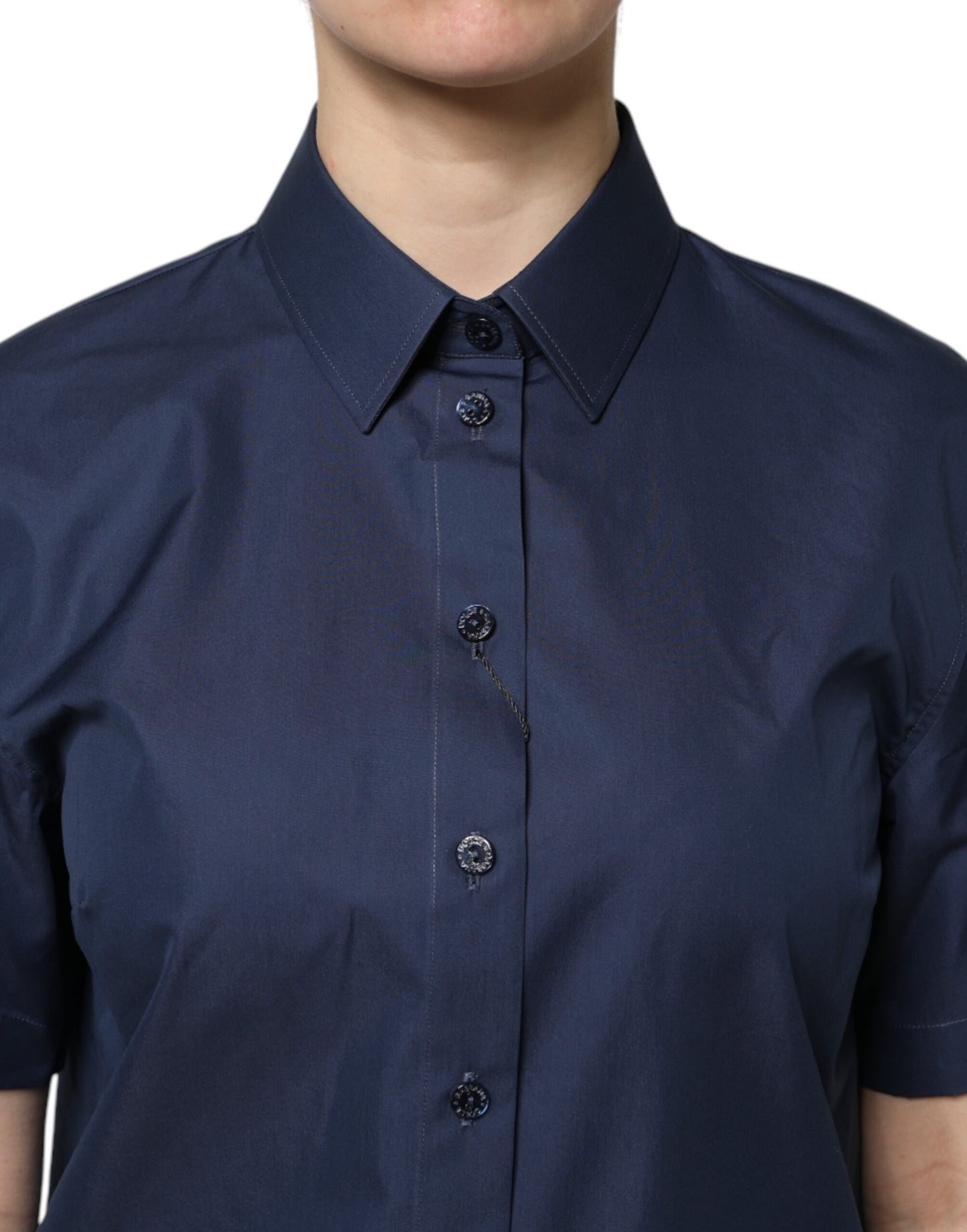 Blusa de algodón azul de manga corta con botones