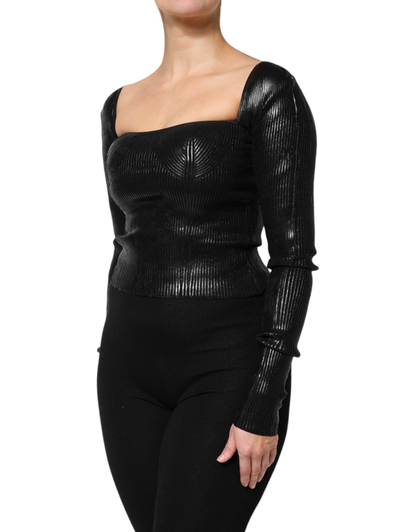 Blusa ajustada de manga larga de viscosa negra