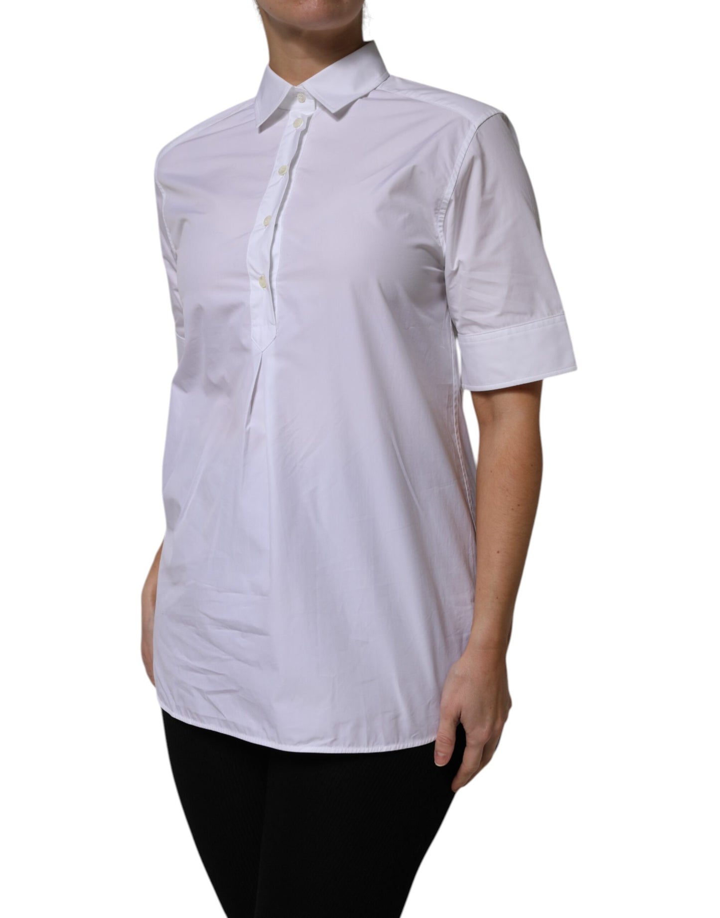 Polo de algodón blanco de manga corta con cuello