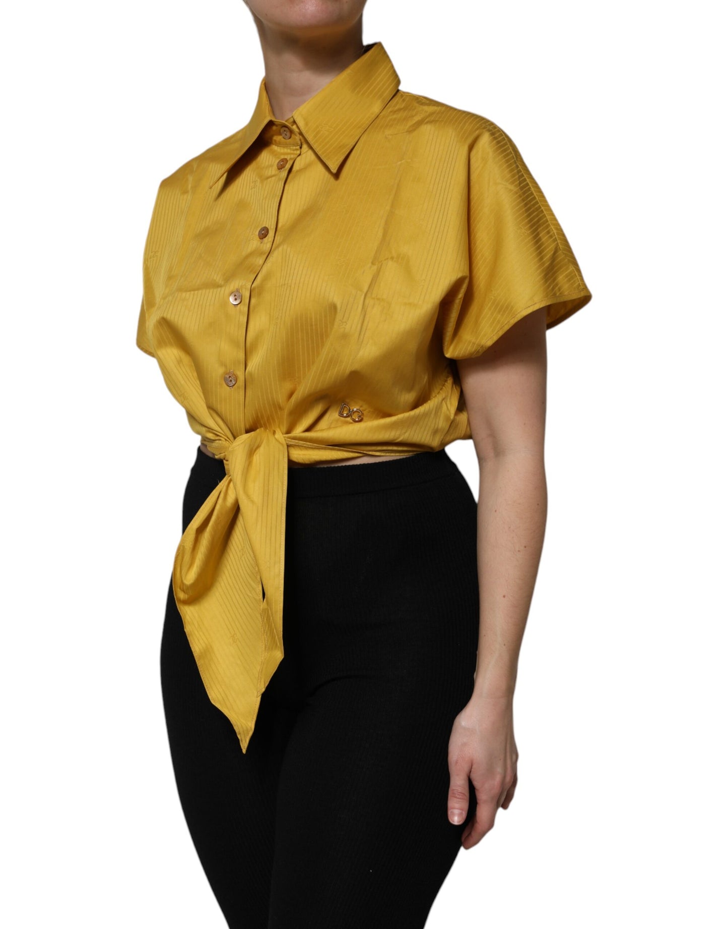 Blusa de manga corta con cuello mostaza