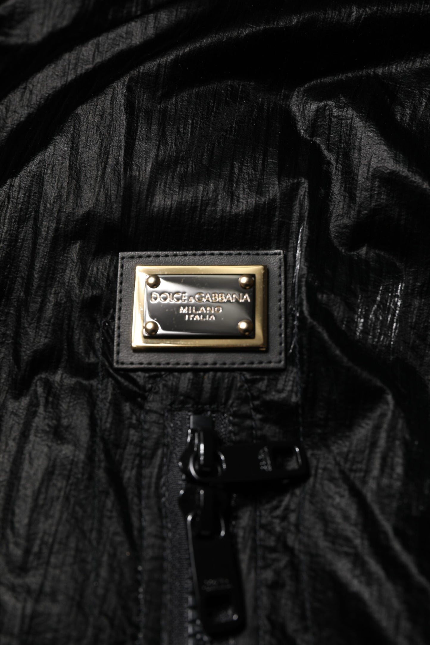 Chaqueta acolchada con capucha y cremallera completa con logotipo negro
