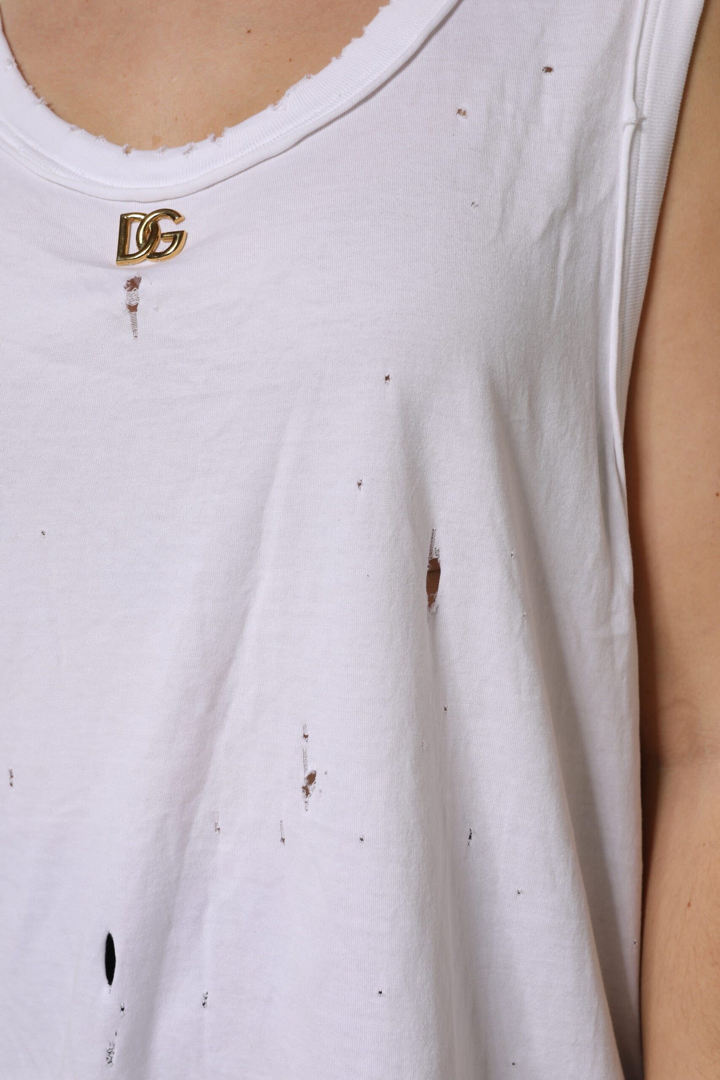 Camiseta sin mangas de algodón blanco con cuello redondo
