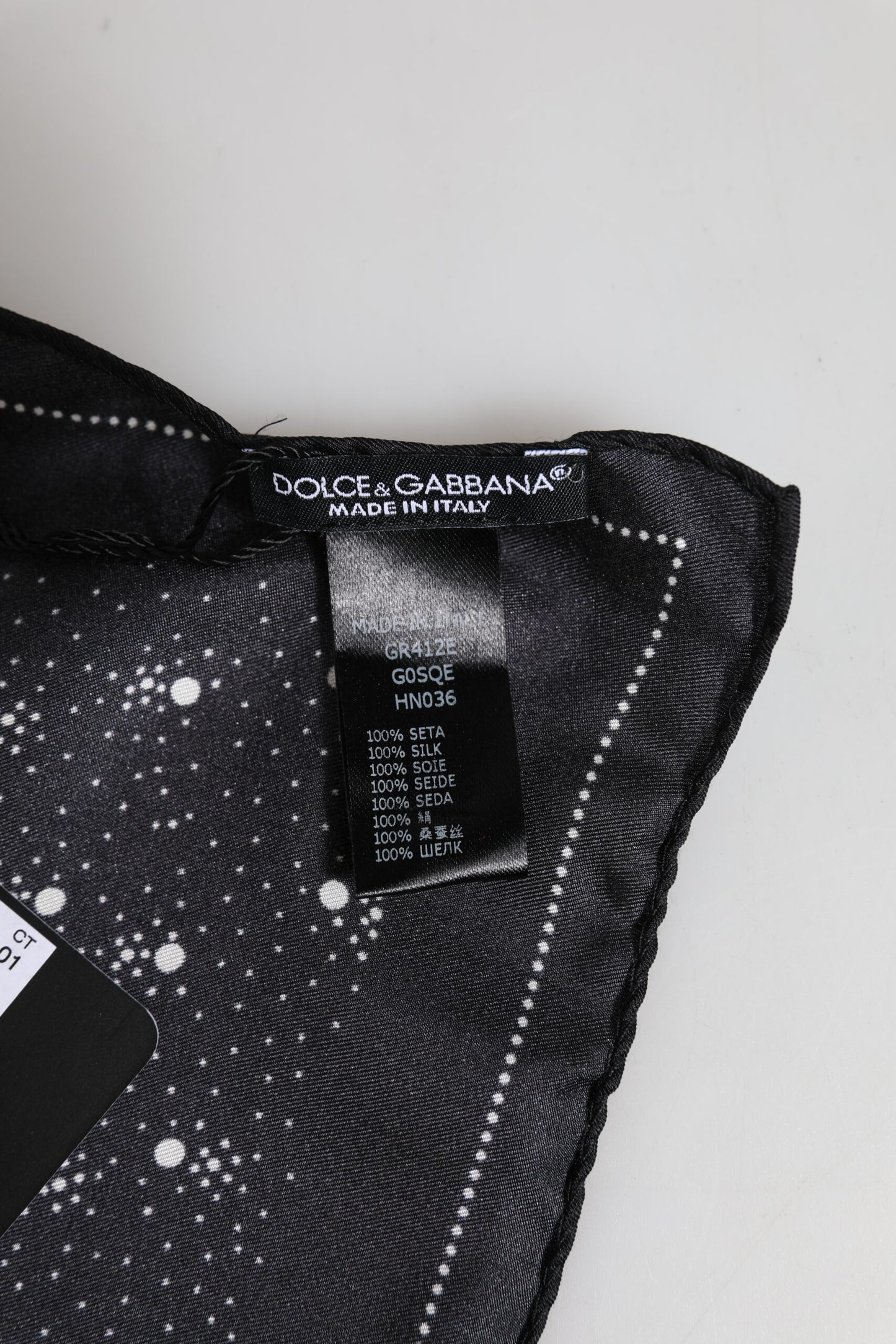 Foulard carré imprimé noir et blanc pour homme