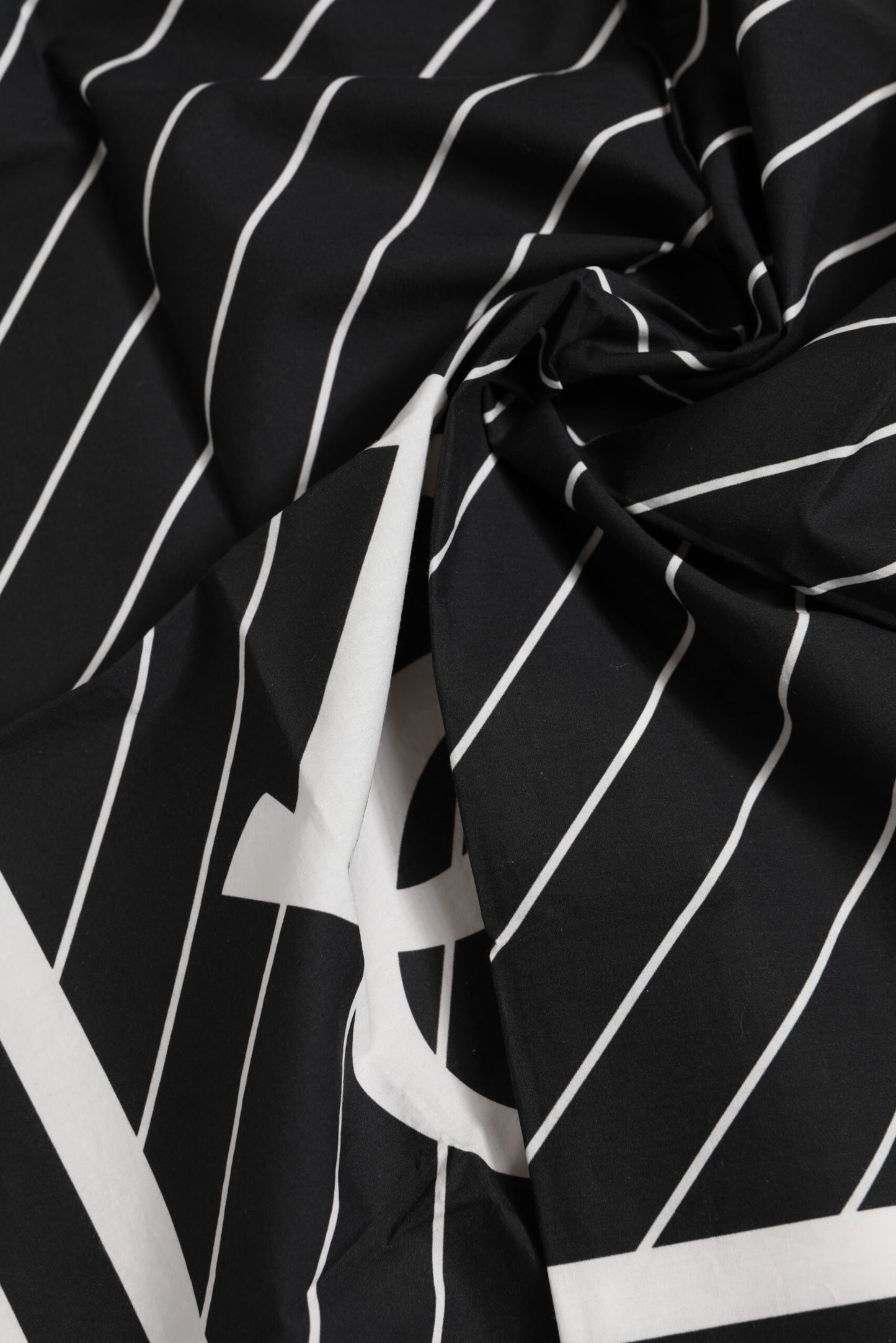 Foulard carré noir et blanc avec logo DG pour homme