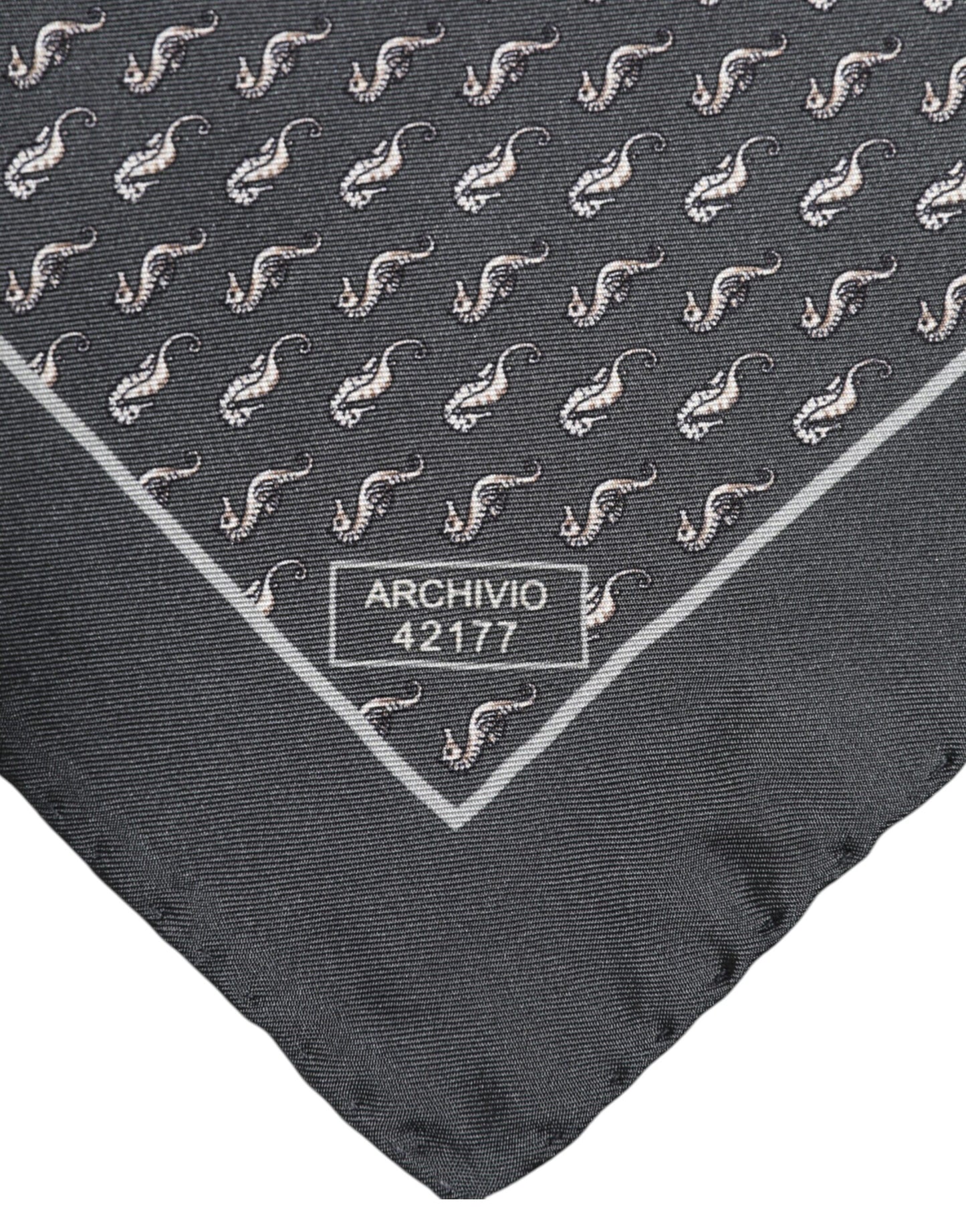 Foulard carré en soie imprimé poisson noir pour homme