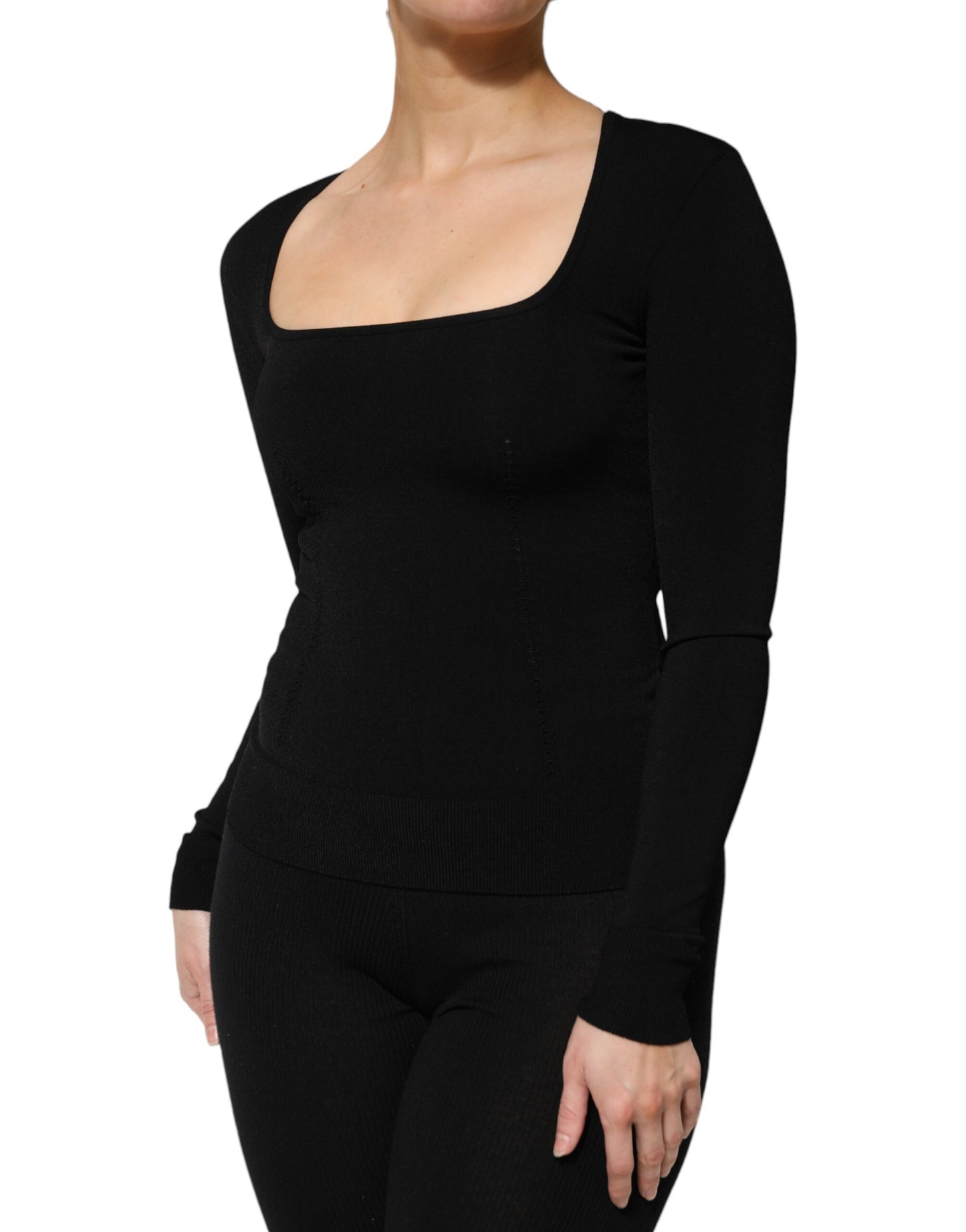 Top tipo jersey de manga larga con cuello cuadrado negro