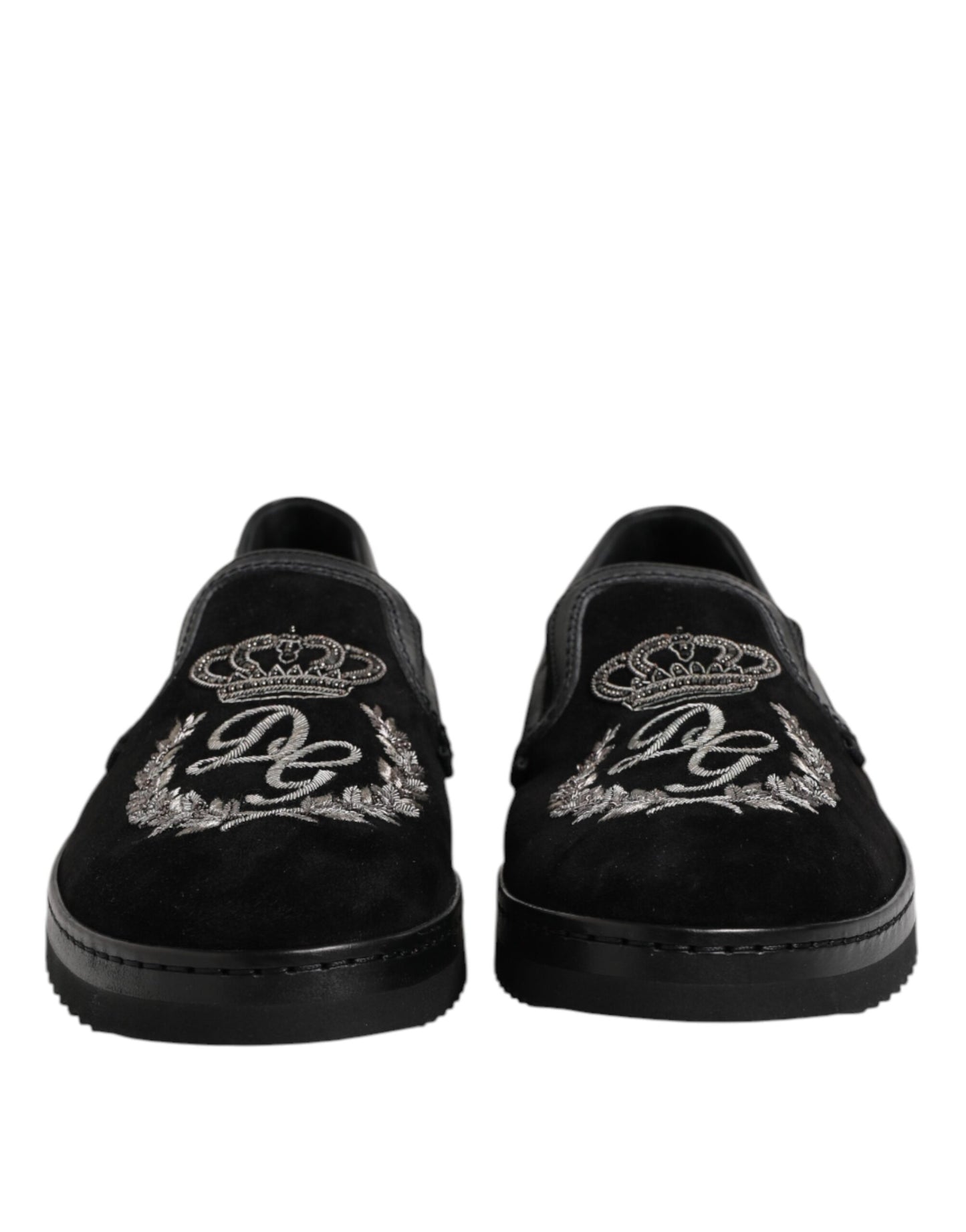 Mocasines negros con corona bordada