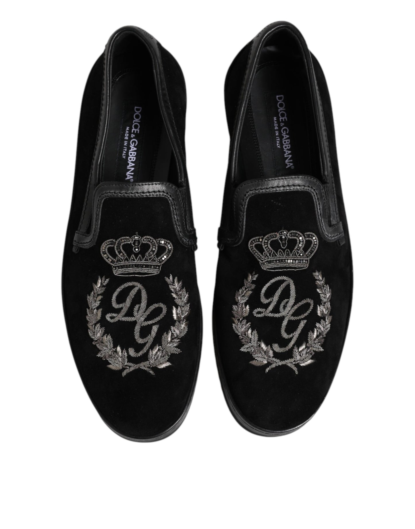 Mocasines negros con corona bordada