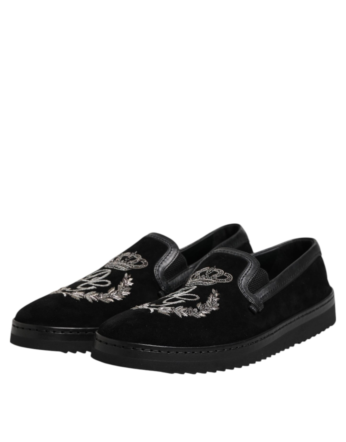 Mocasines negros con corona bordada