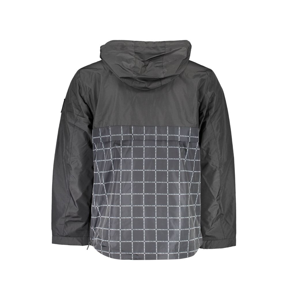 Chaqueta de poliéster negra