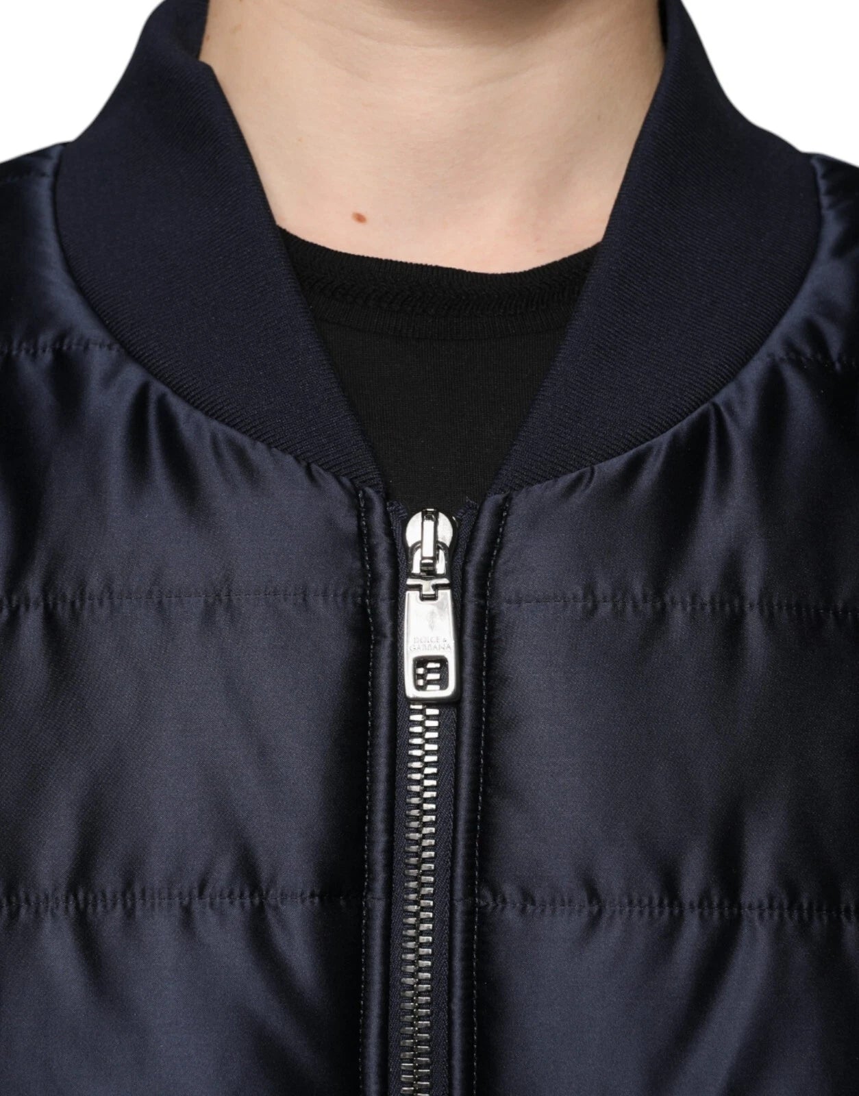 Chaqueta bomber acolchada azul oscuro con cremallera completa