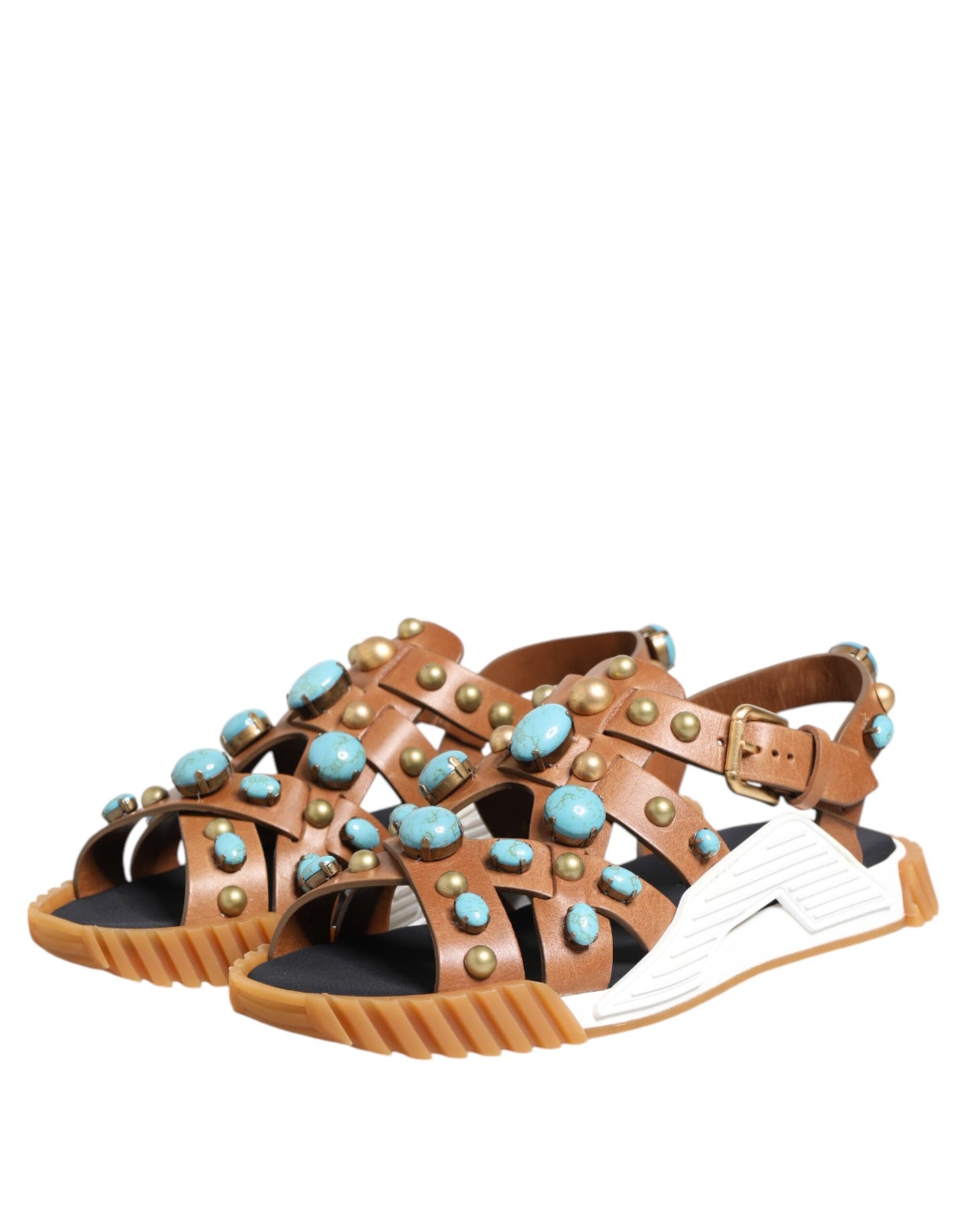 Sandalias de piel marrón con tachuelas