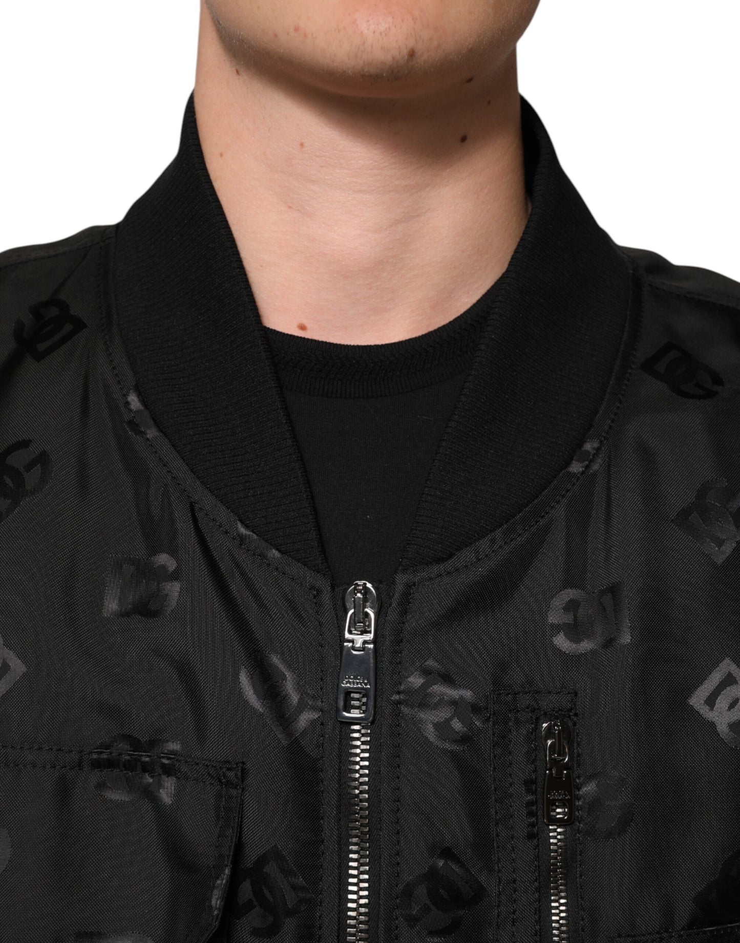 Chaqueta negra Cargo Windbraker con logo Mania