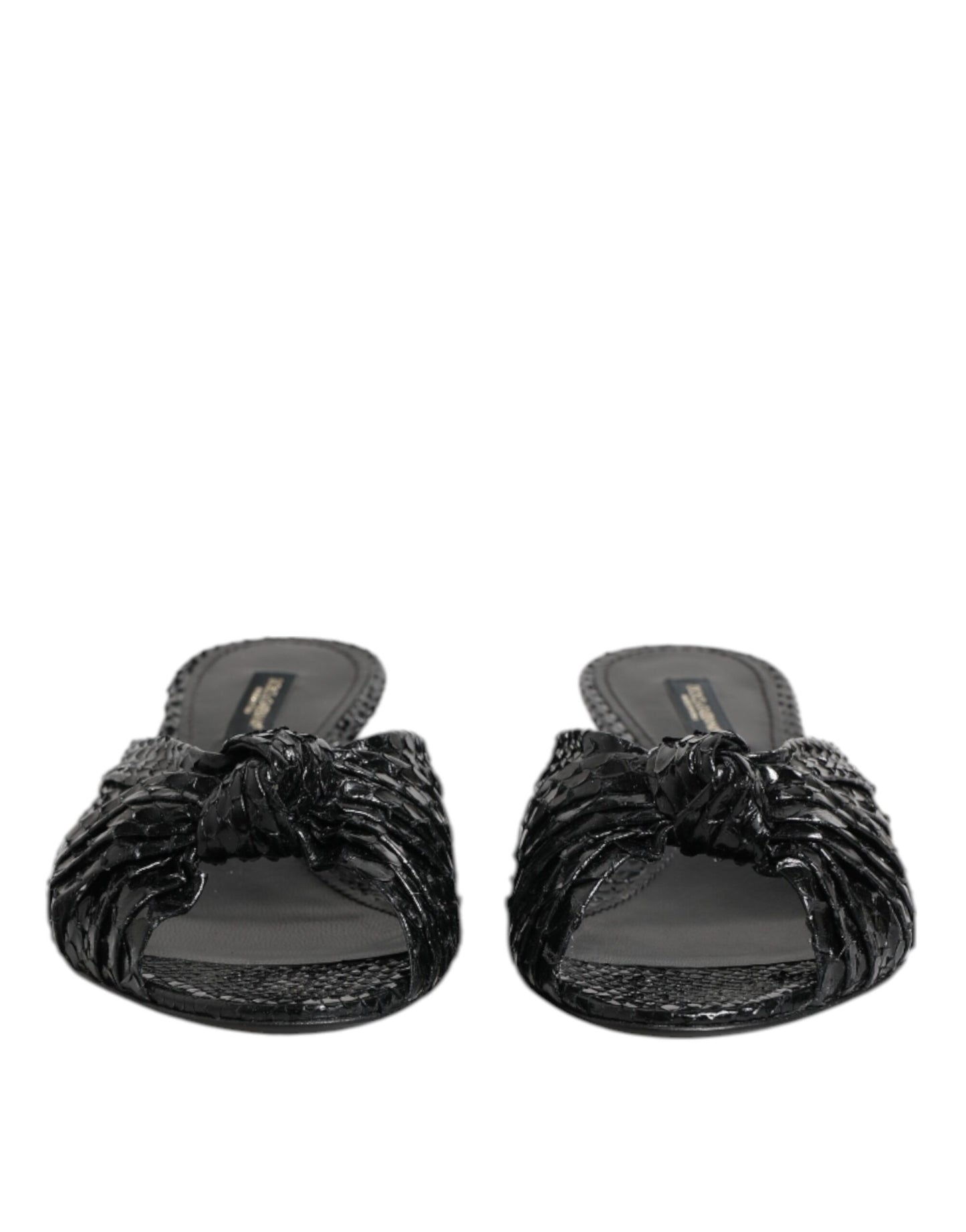 Sandalias de tacón de cuero negro con plataforma