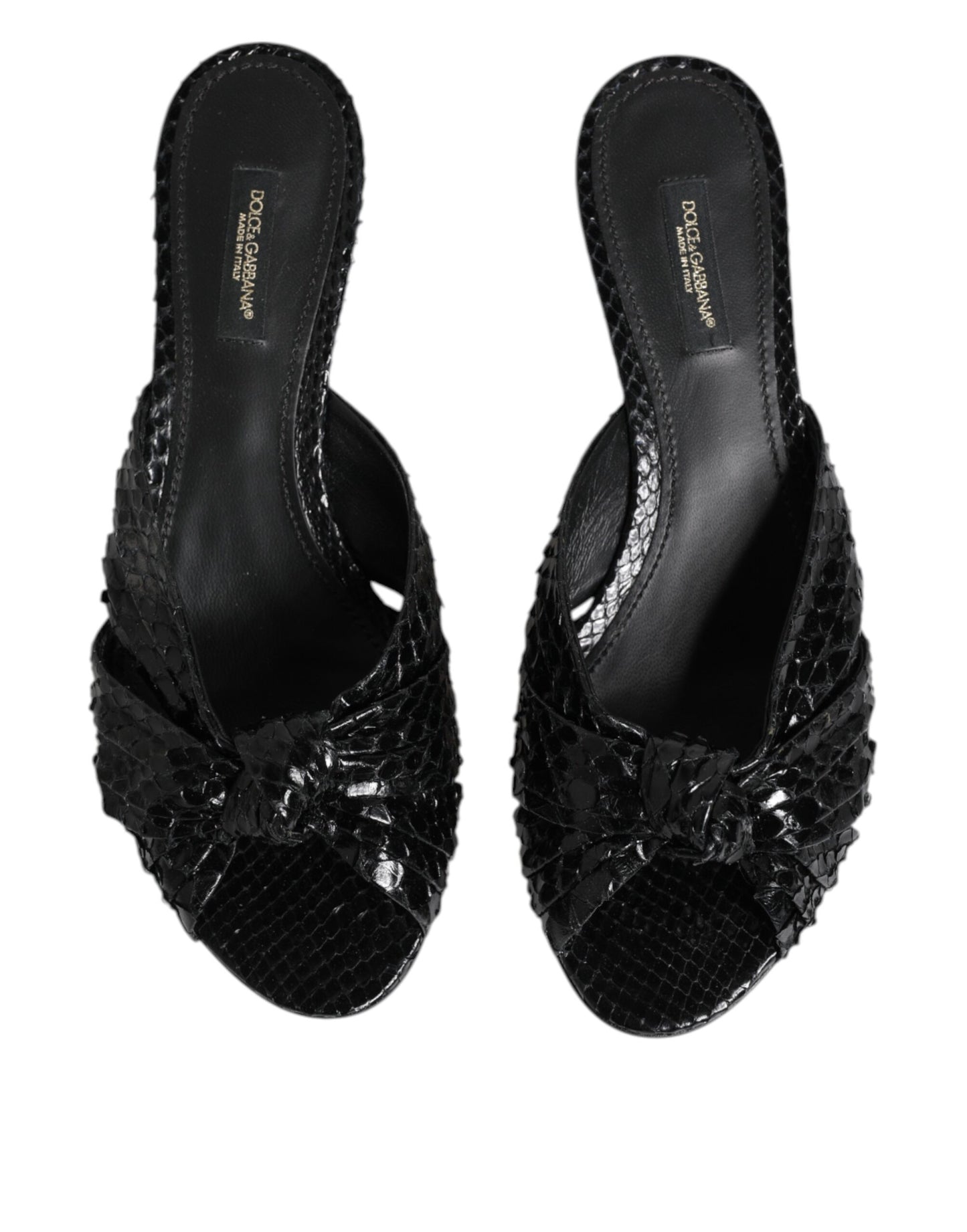 Sandalias de tacón de cuero negro con plataforma