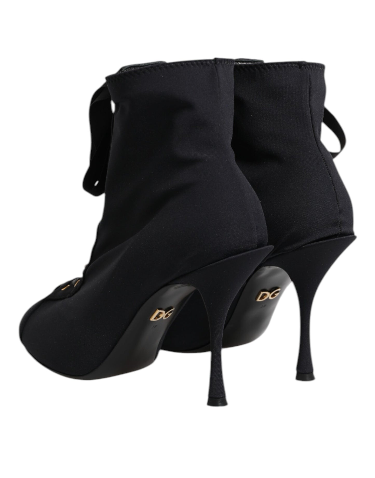 Botas negras con cordones y tacones de aguja